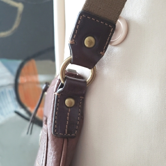 Coach | Signature Swing Pack Crossbody Messenger Bag - Picture 14 of 16